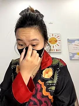 Snapshot of Odette68 chatting on 10.20.25 Odette68 online show from 10.20.25