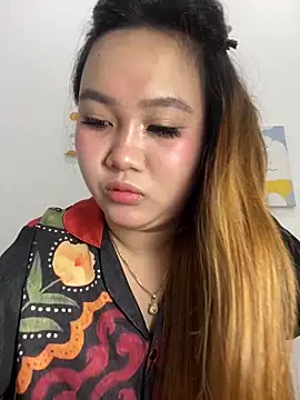 Snapshot of Odette68 chatting on 10.31.25 Odette68 online show from 10.31.25