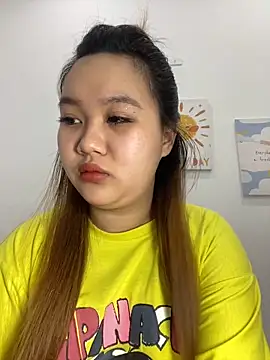 Snapshot of Odette68 chatting on 11.10.25 Odette68 online show from 11.10.25