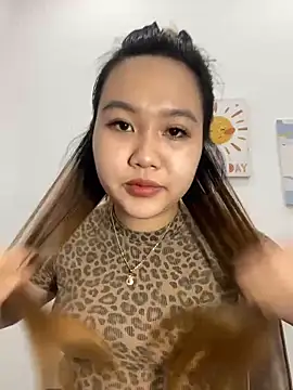 Snapshot of Odette68 chatting on 11.11.25 Odette68 online show from 11.11.25