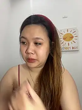 Snapshot of Odette68 chatting on 11.18.25 Odette68 online show from 11.18.25