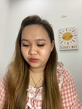 Snapshot of Odette68 chatting on 11.21.25 Odette68 online show from 11.21.25