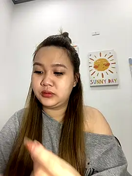 Snapshot of Odette68 chatting on 11.23.25 Odette68 online show from 11.23.25