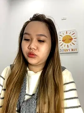 Snapshot of Odette68 chatting on 11.24.25 Odette68 online show from 11.24.25