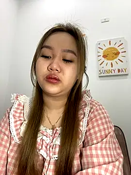 Snapshot of Odette68 chatting on 11.27.25 Odette68 online show from 11.27.25