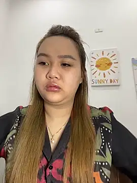 Snapshot of Odette68 chatting on 11.29.25 Odette68 online show from 11.29.25