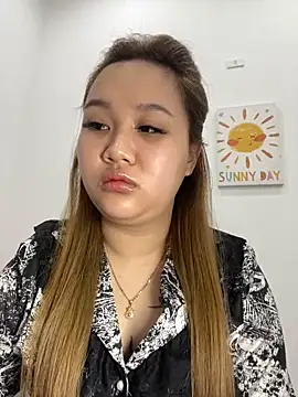 Snapshot of Odette68 chatting on 12.02.25 Odette68 online show from 12.02.25