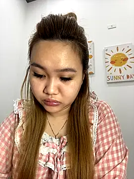 Snapshot of Odette68 chatting on 12.16.25 Odette68 online show from 12.16.25