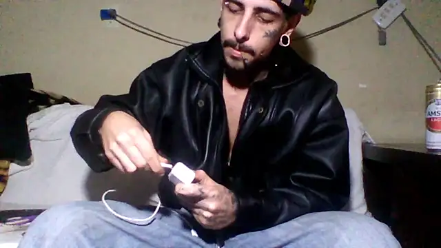 Snapshot of sellvageria chatting on 06.26.26 sellvageria online show from 06.26.26