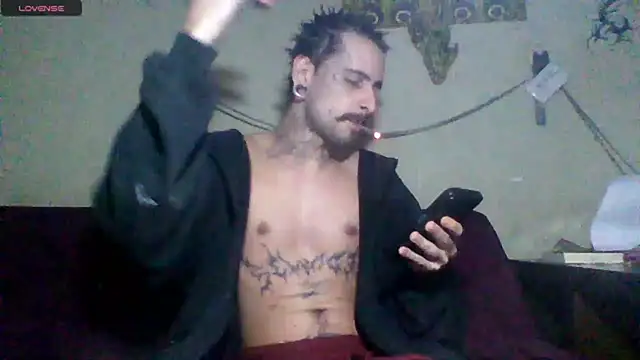 Snapshot of sellvageria chatting on 07.17.26 sellvageria online show from 07.17.26