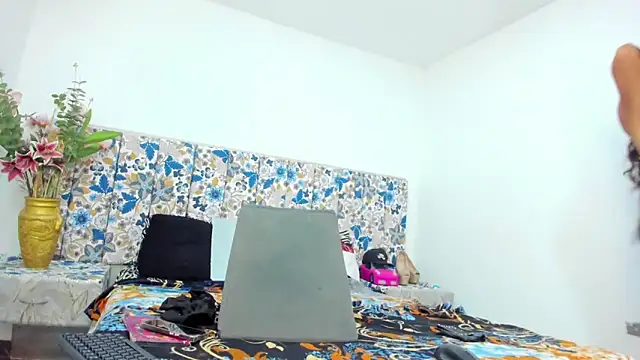 Snapshot of mia_foxts chatting on 03.08.26 mia foxts online show from 03.08.26