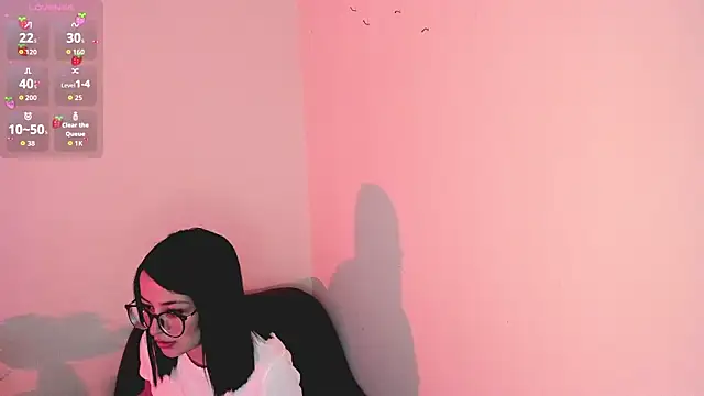 Snapshot of lovely__martina chatting on 10.28.25 lovely martina online show from 10.28.25