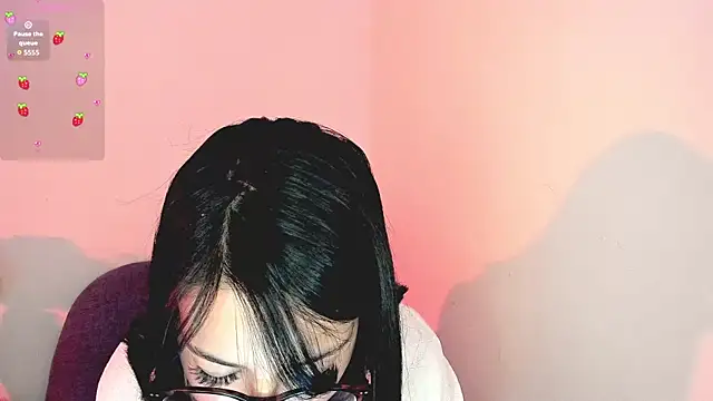 Snapshot of lovely__martina chatting on 11.14.25 lovely martina online show from 11.14.25