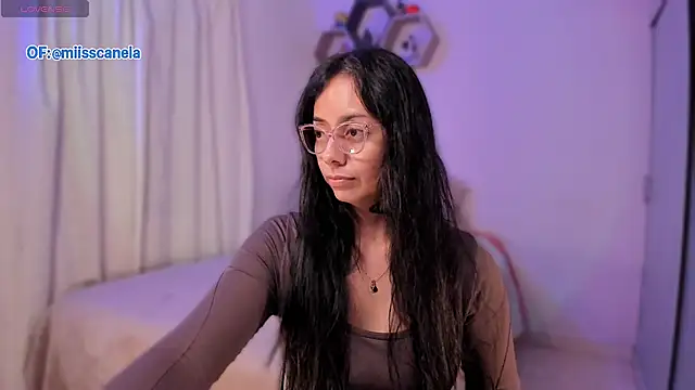 Aleja24Evans online show from 10.27.25