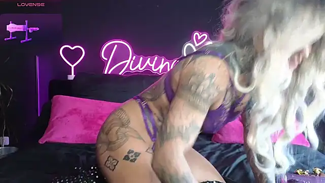 Divina X  online show from 03.06.25