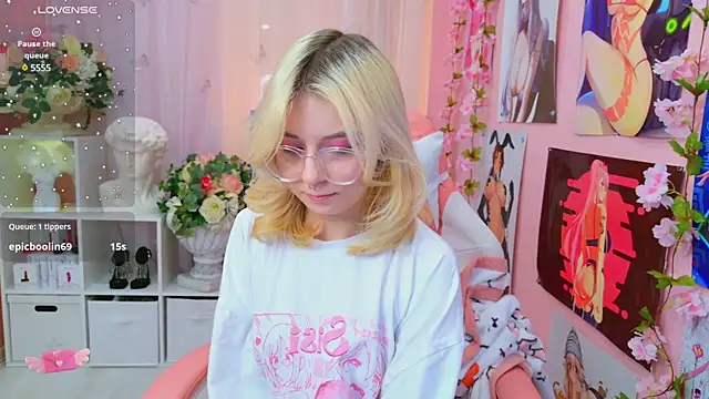 Coconut Mia online show from 01.18.25