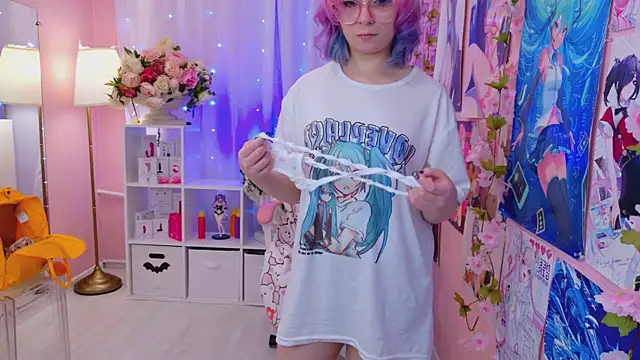 Coconut Mia online show from 11.06.25