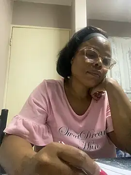 Nomthie online show from 03.22.25