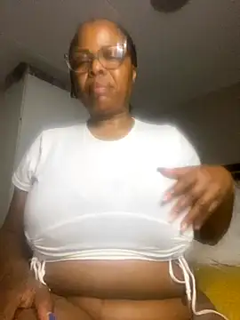 Nomthie online show from 09.16.25