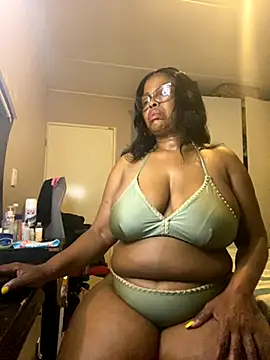 Nomthie online show from 11.20.25