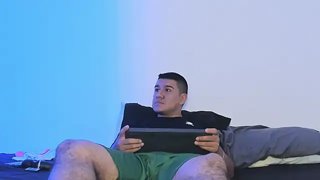 Snapshot of evanandsunny chatting on 10.23.25 evanandsunny online show from 10.23.25