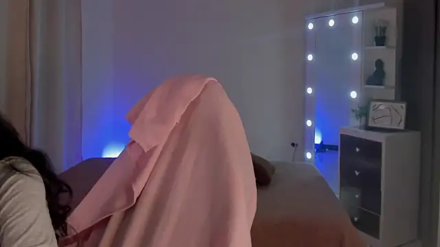 Snapshot of SavannahWildee chatting on 02.25.25 SavannahWildee online show from 02.25.25