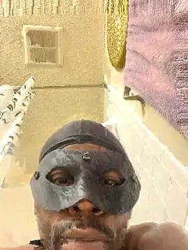 Snapshot of MsRedd69_Straightpipe96 chatting on 12.18.25 MsRedd69 Straightpipe96 online show from 12.18.25