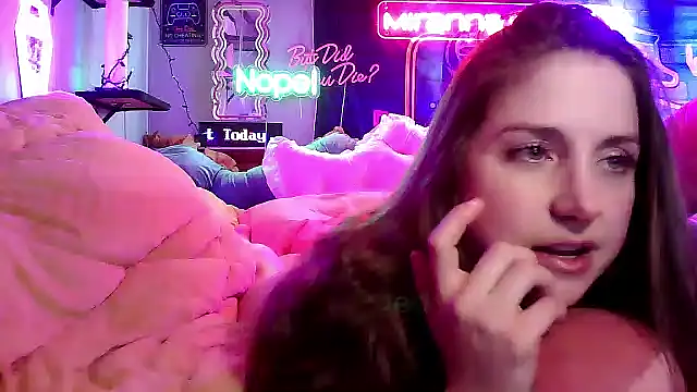 Snapshot of mirannacult chatting on 02.24.25 mirannacult online show from 02.24.25
