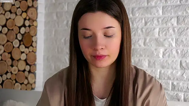 LowOncoming online show from 10.04.25