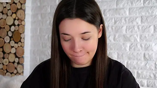 LowOncoming online show from 10.10.25