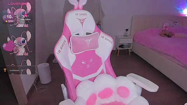 Snapshot of molly_murrrr chatting on 01.04.25 molly murrrr online show from 01.04.25