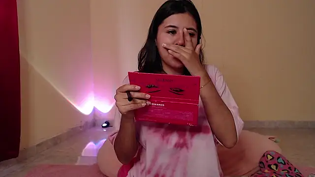 Snapshot of _maiahairy_ chatting on 01.29.25  maiahairy  online show from 01.29.25