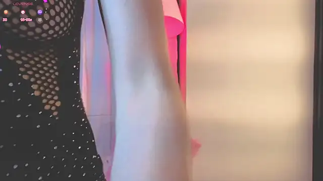 Scarlet Red  online show from 03.02.26