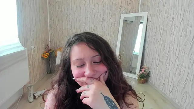 AishaRouhi online show from 02.19.25