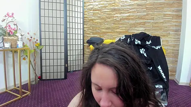 AishaRouhi online show from 11.26.25