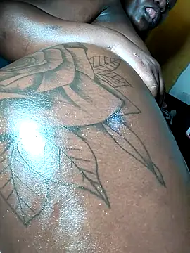 Hugemassivebootie online show from 09.20.25