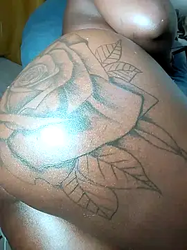 Hugemassivebootie online show from 11.30.25