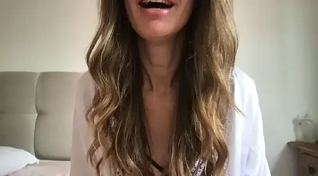 paolajonez online show from 12.12.24