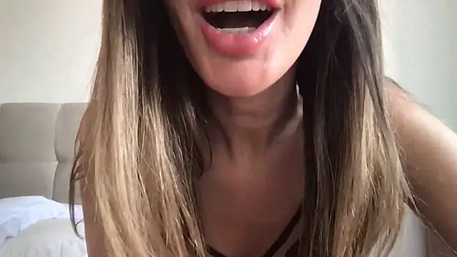 paolajonez online show from 02.08.25