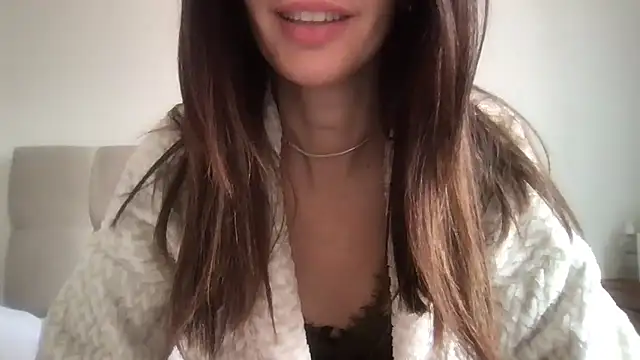 paolajonez online show from 10.19.25