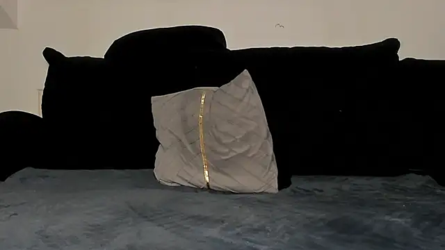 laurasommer online show from 02.19.26