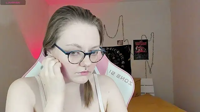 Snapshot of BebKonie chatting on 01.07.25 BebKonie online show from 01.07.25