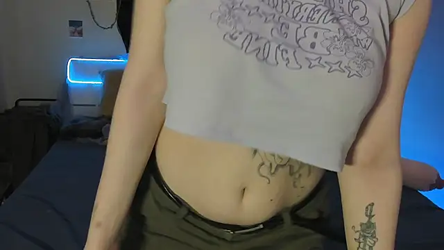 Snapshot of BebKonie chatting on 02.14.25 BebKonie online show from 02.14.25