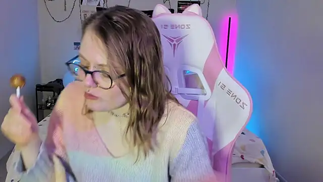 Snapshot of BebKonie chatting on 02.14.25 BebKonie online show from 02.14.25