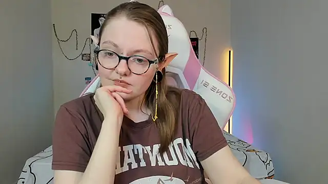 Snapshot of BebKonie chatting on 03.07.25 BebKonie online show from 03.07.25