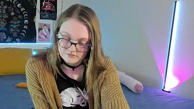 Snapshot of BebKonie chatting on 03.16.25 BebKonie online show from 03.16.25