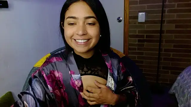 helenacyruss online show from 11.05.25