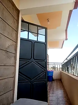 Snapshot of Queenshaz01 chatting on 01.09.25 Queenshaz01 online show from 01.09.25