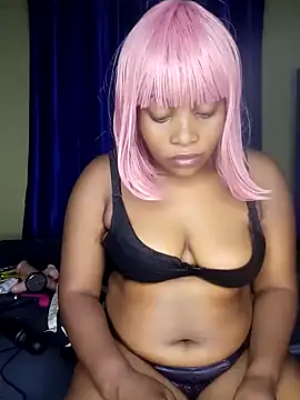 Snapshot of Queenshaz01 chatting on 01.12.25 Queenshaz01 online show from 01.12.25