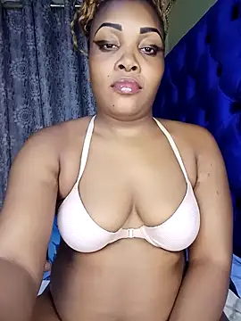 Snapshot of Queenshaz01 chatting on 03.01.25 Queenshaz01 online show from 03.01.25